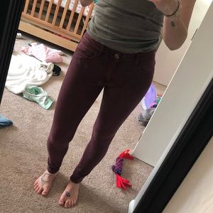Maroon jegging jeans